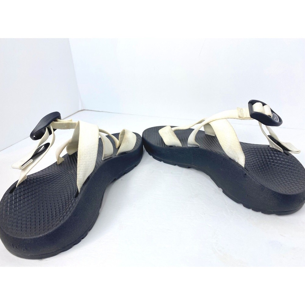 Chaco Woman’s White Strap Sandals Flip Flops Size U.S 6, Black Rubber Adjustable - Picture 10 of 12
